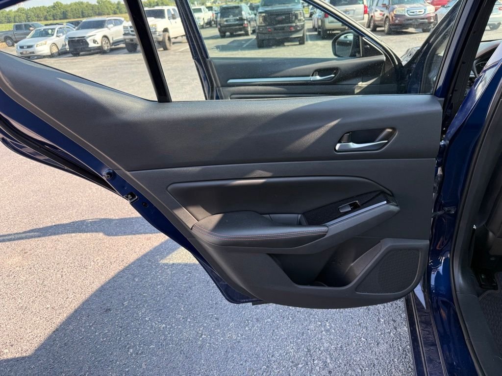 Used 2024 Blue Nissan 2.5 SR image 8