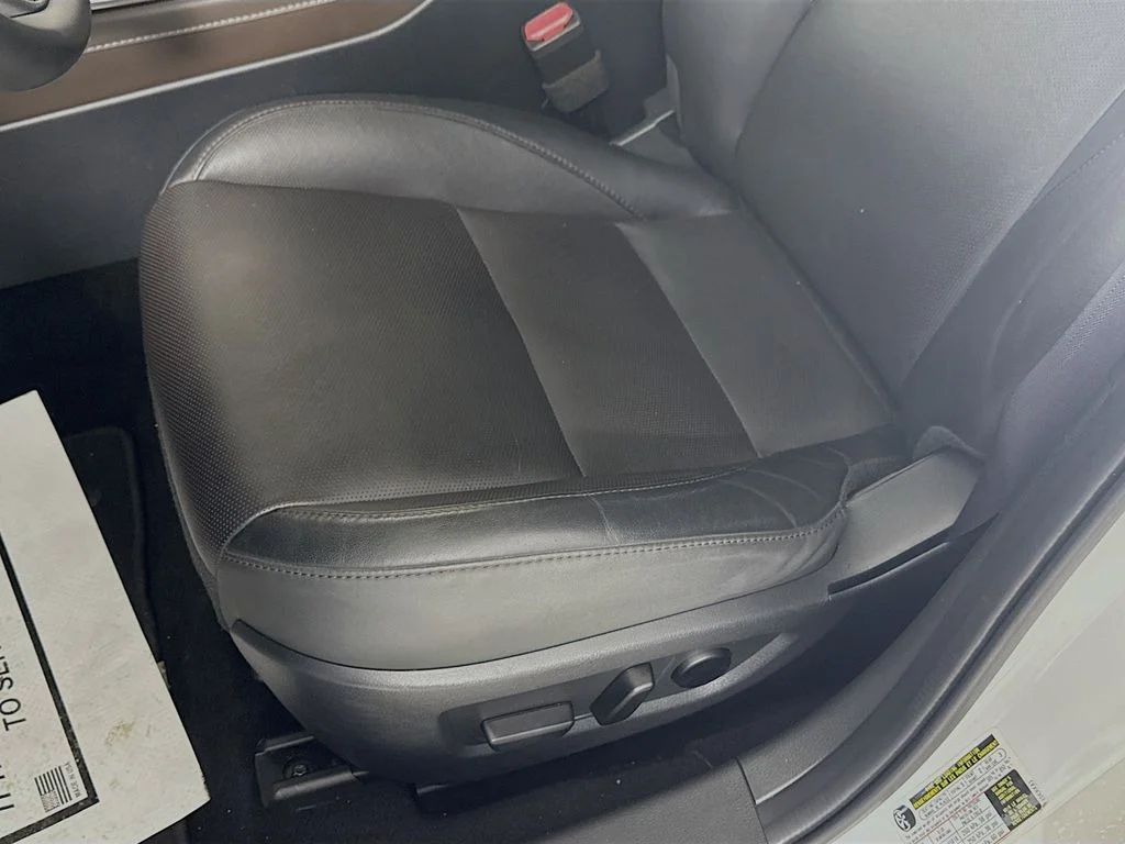 Used 2023 Snowflake White Pearl Mazda 2.5 Turbo Premium Plus Package image 24