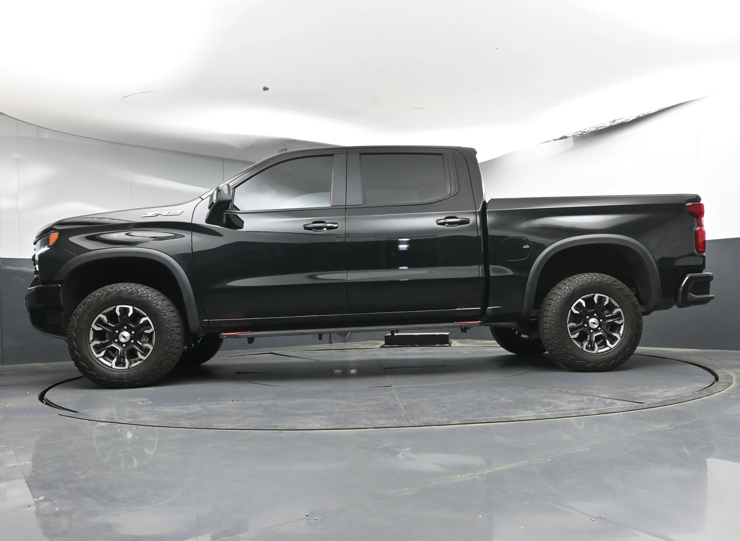 Used 2025 Black Chevrolet ZR2 image 34