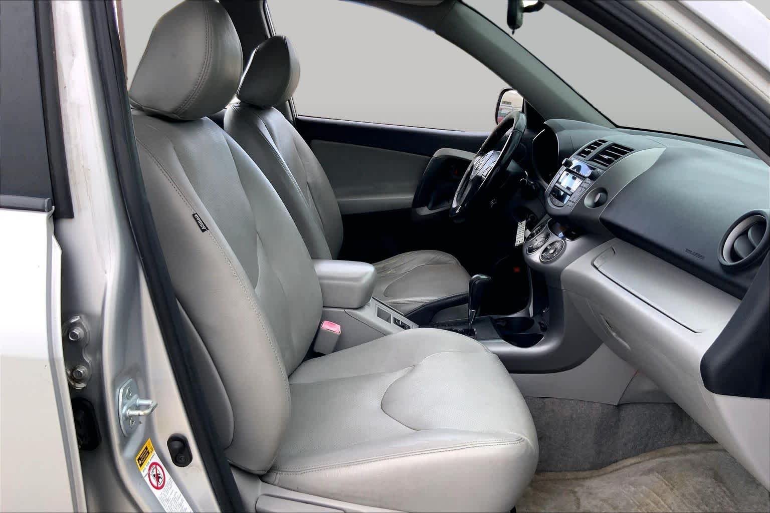 Used 2007 Classic Silver Metallic Toyota Limited image 8
