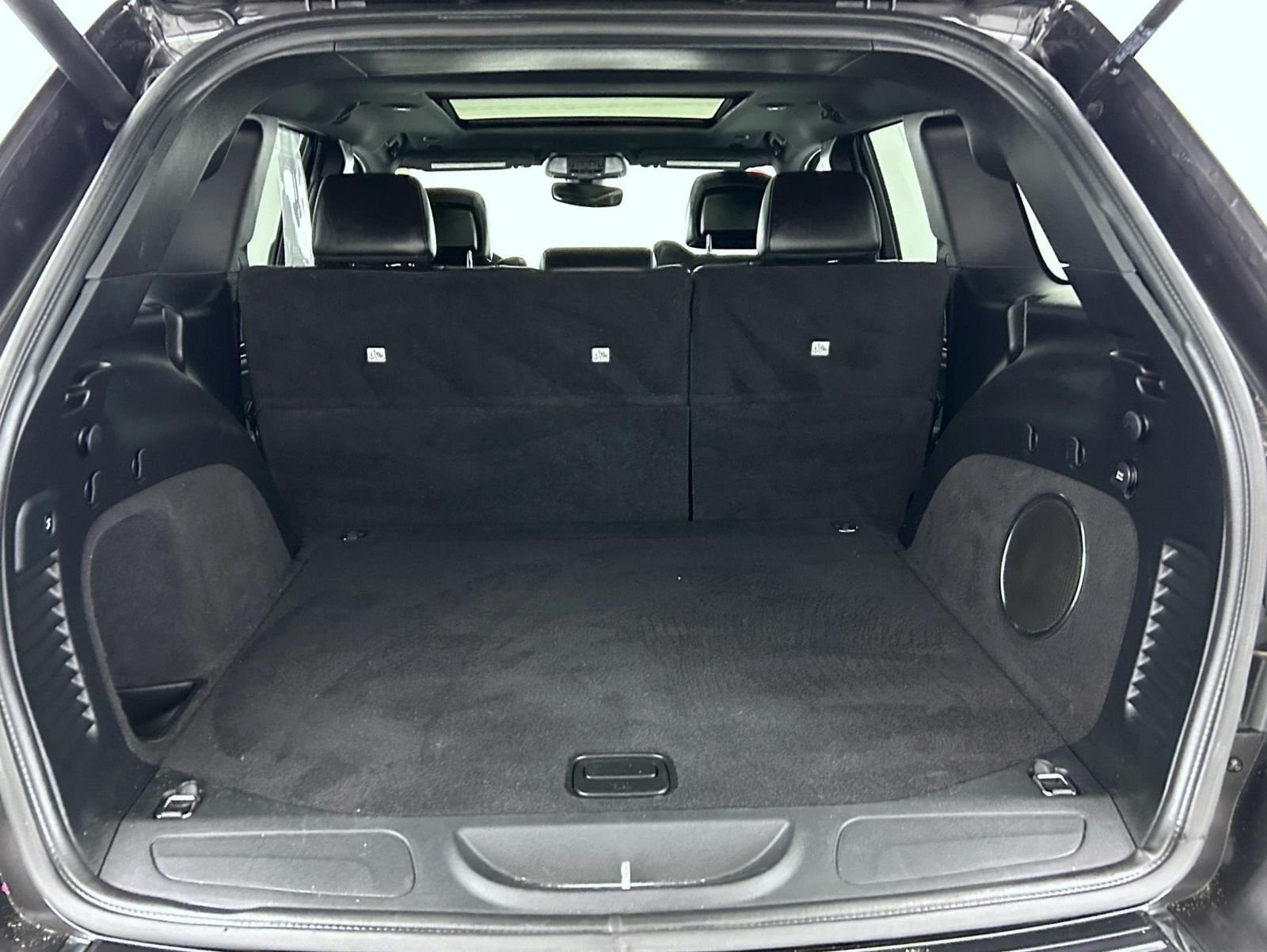 Used 2020 Gray Jeep Limited image 22