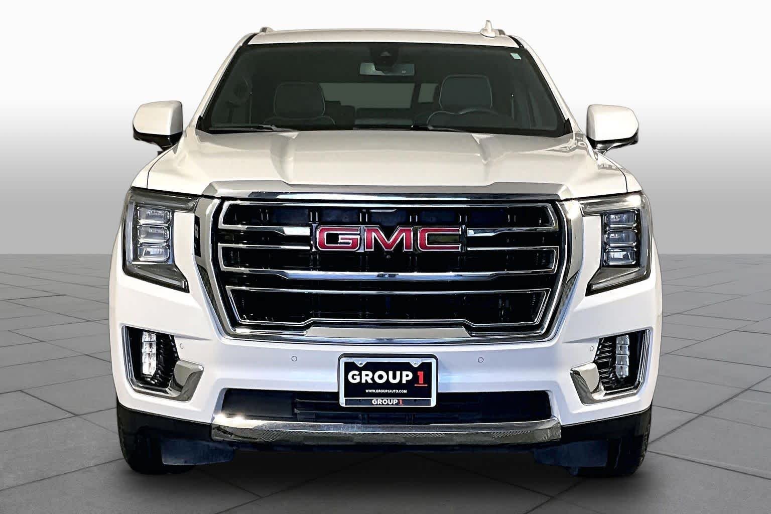 Used 2022 White Frost Tricoat GMC SLT image 4
