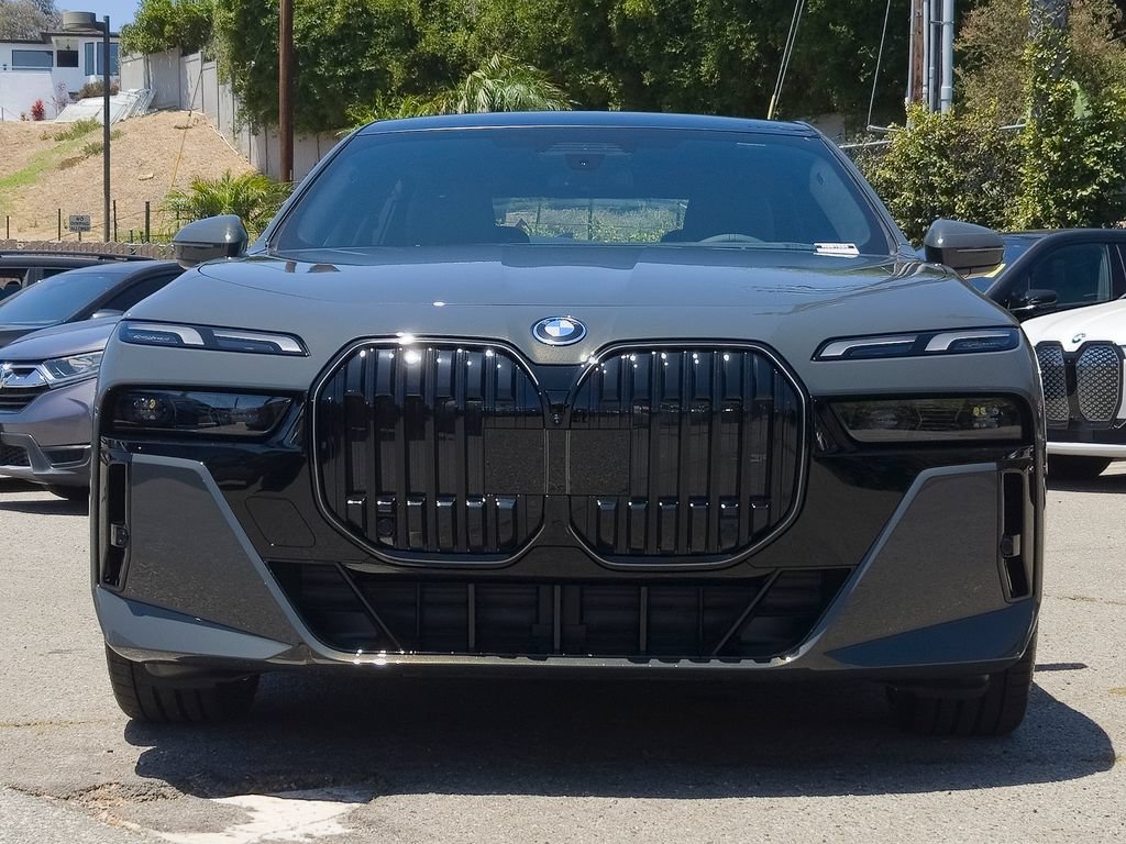 New 2026 Dravit Grey Metallic BMW eDrive50 image 2