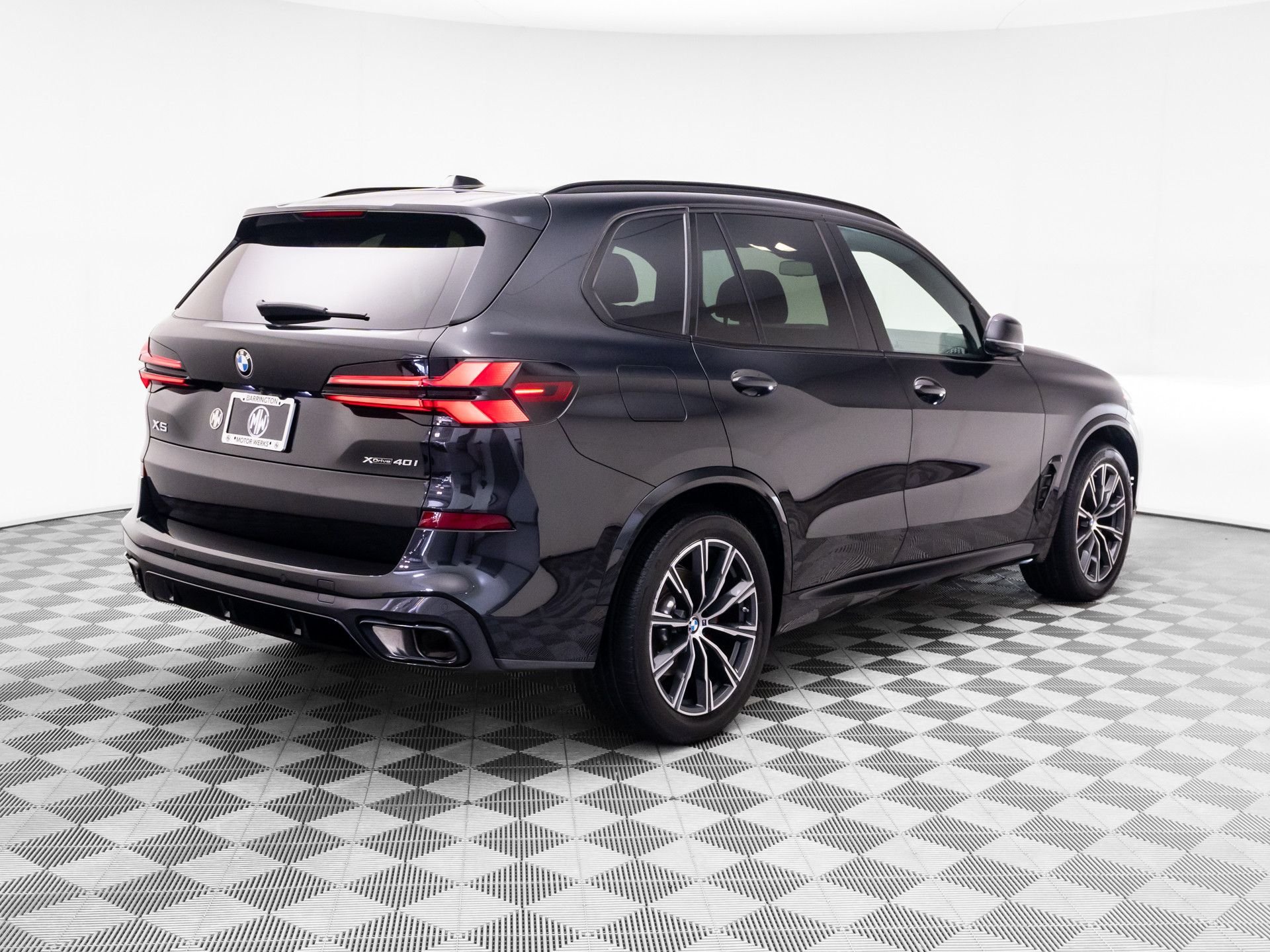 Certified Used 2024 Black Sapphire Metallic BMW xDrive40i image 5