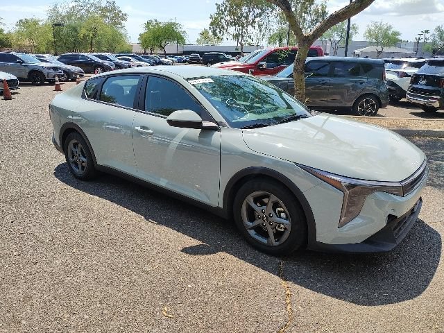 Certified Used 2025 Morning Haze Kia LXS image 5