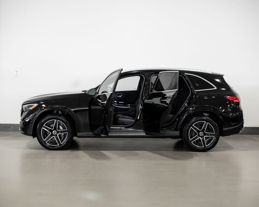 New 2025 Black Mercedes-Benz GLC 300 image 3