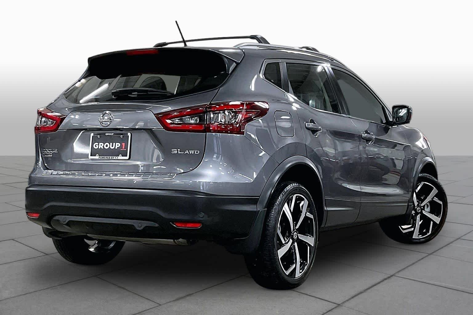 Used 2022 Gun Metallic Nissan SL image 13