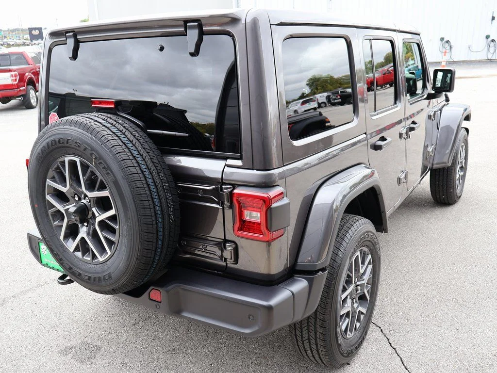 2026 Jeep Wrangler 4-Door Sahara - Photo 5