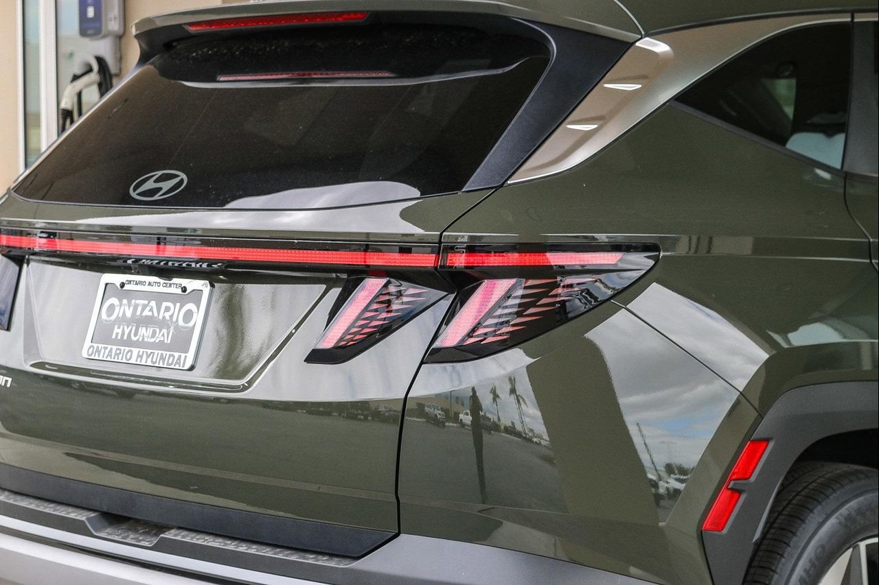 New 2026 Green Hyundai SEL Premium image 9
