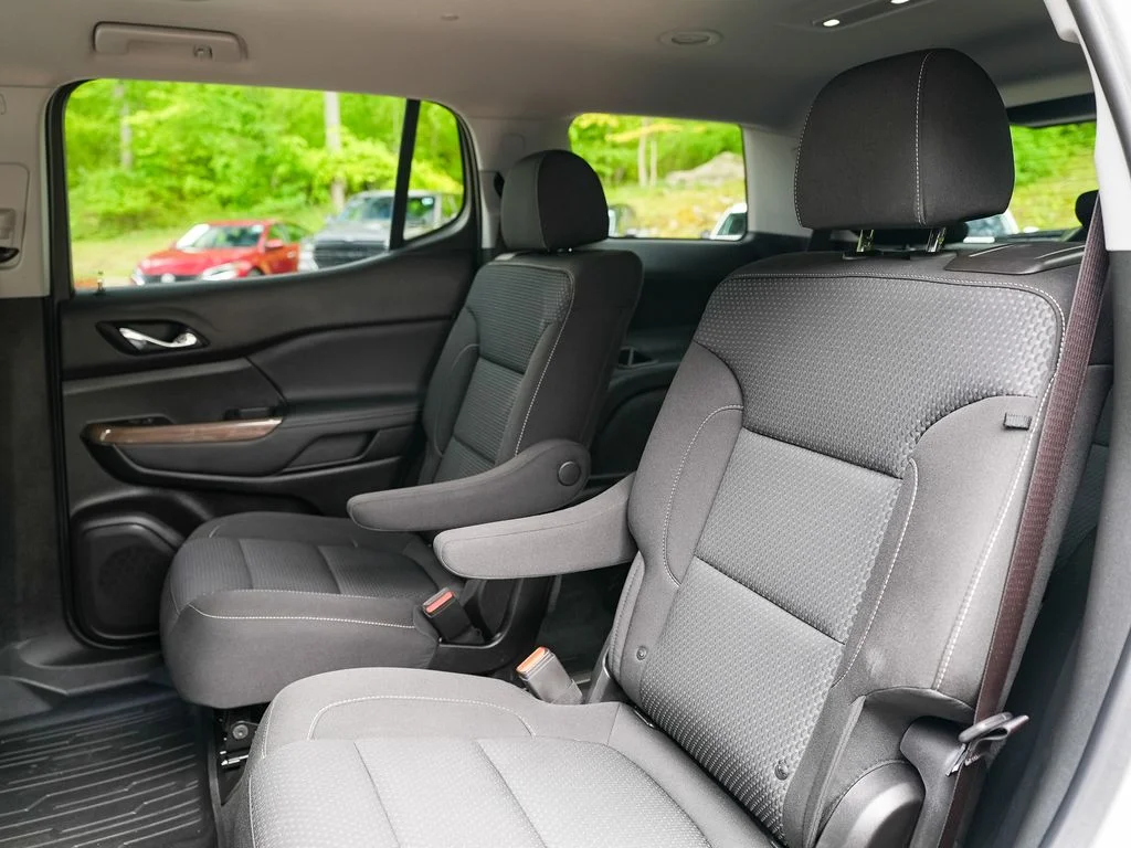 Used 2022 White GMC SLE image 46