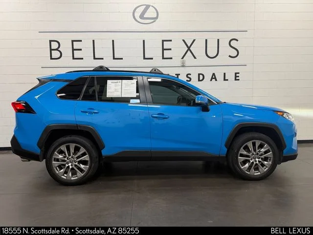 Used 2021 Blue Toyota XLE Premium image 3