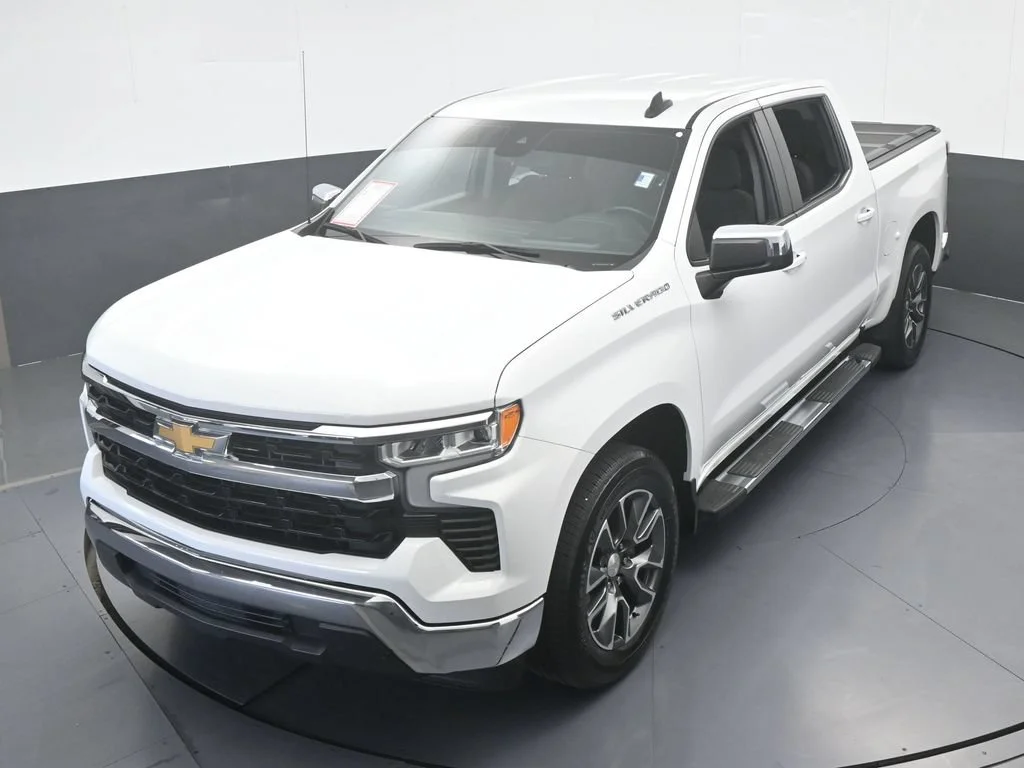 Used 2023 Summit White Chevrolet LT image 44