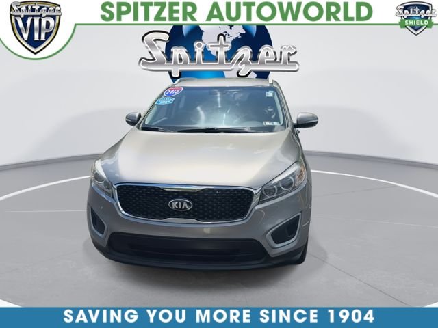 Used 2018 Silver Kia LX image 3