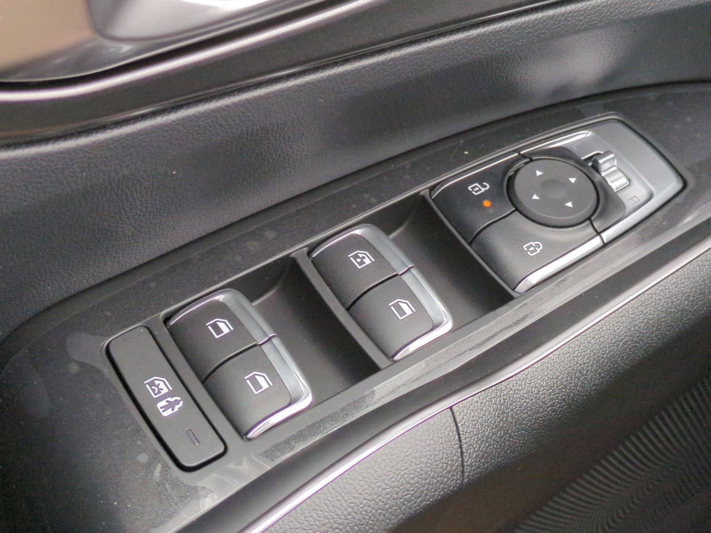 New 2026 Mineral Blue Kia EX image 27