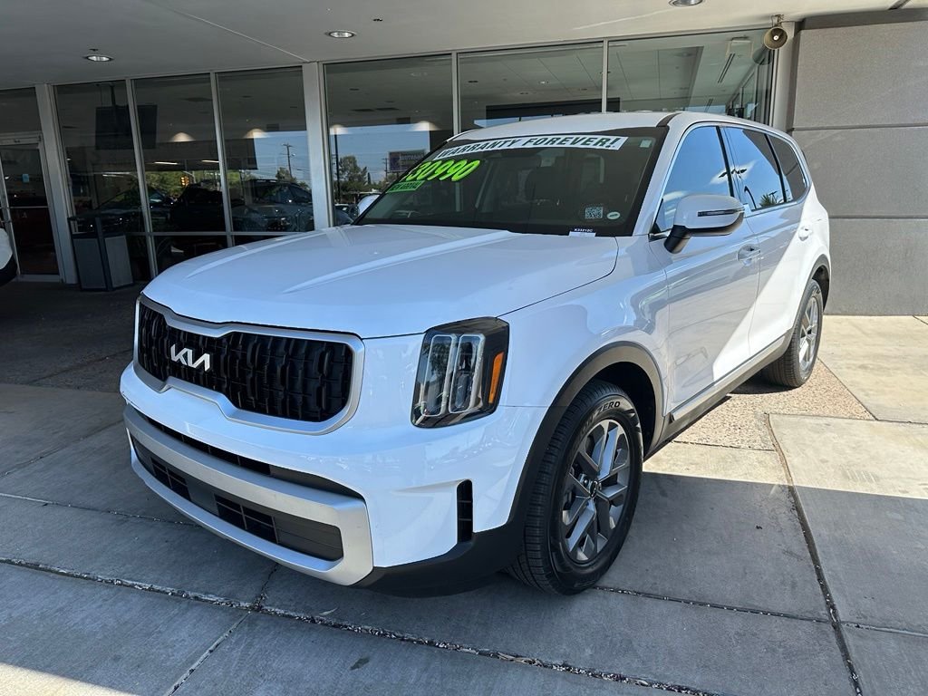 Used 2024 White Kia LX image 26