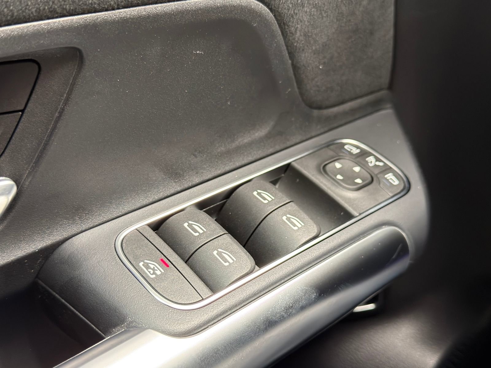 New 2026 MANUFAKTUR Alpine Gray Mercedes-Benz GLA 35 AMG® image 48