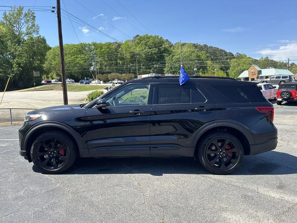 2023 Ford Explorer ST - Photo 4