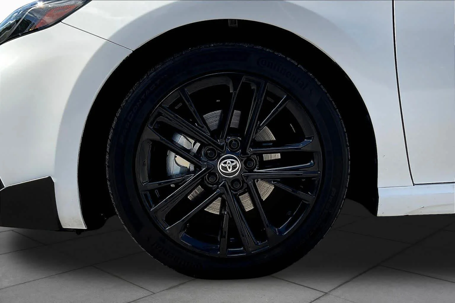 Used 2025 Ice Cap Toyota SE image 11