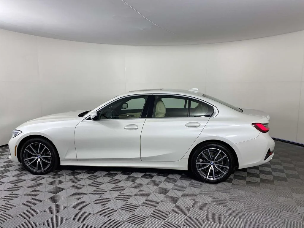 Used 2020 White Metallic BMW 330i xDrive image 5