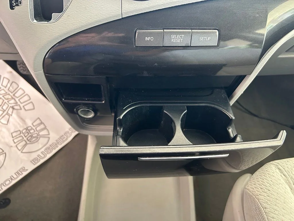 Used 2014 Gray Toyota LE image 46