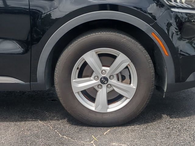 2021 Kia Sorento LX - Photo 11