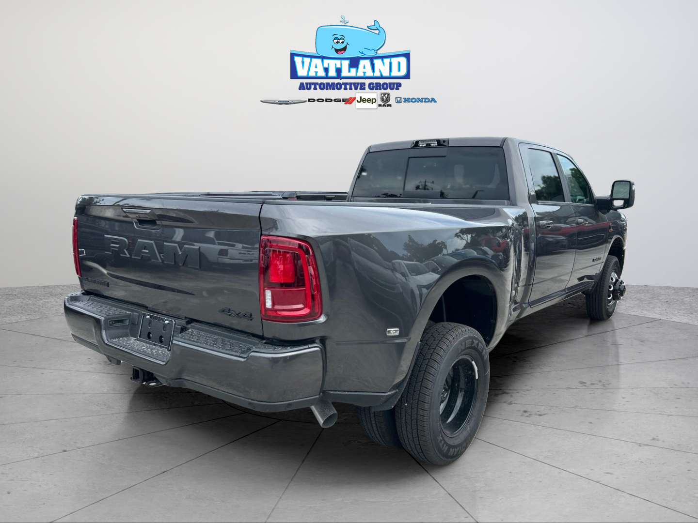 New 2026 Granite Crystal Metallic Clear-Coat Exterior Paint RAM Laramie image 5