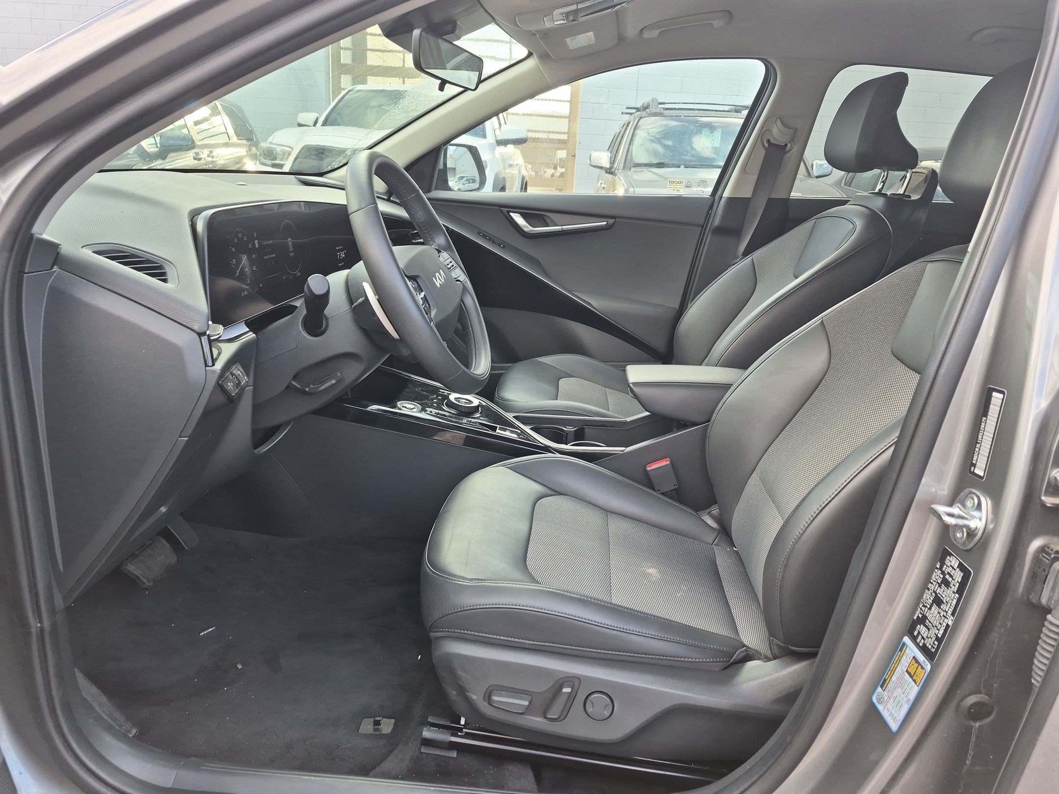 Ken Garff Cert 2024 Steel Gray Kia Wind image 16