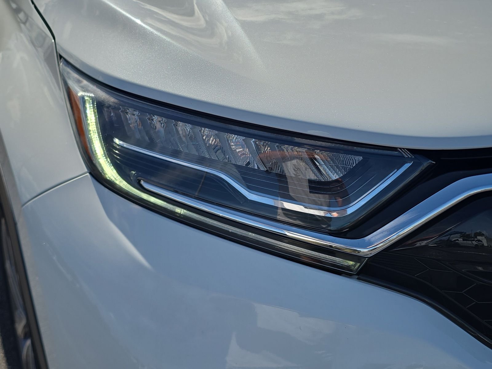 Certified Used 2022 Platinum White Pearl Honda Touring image 7
