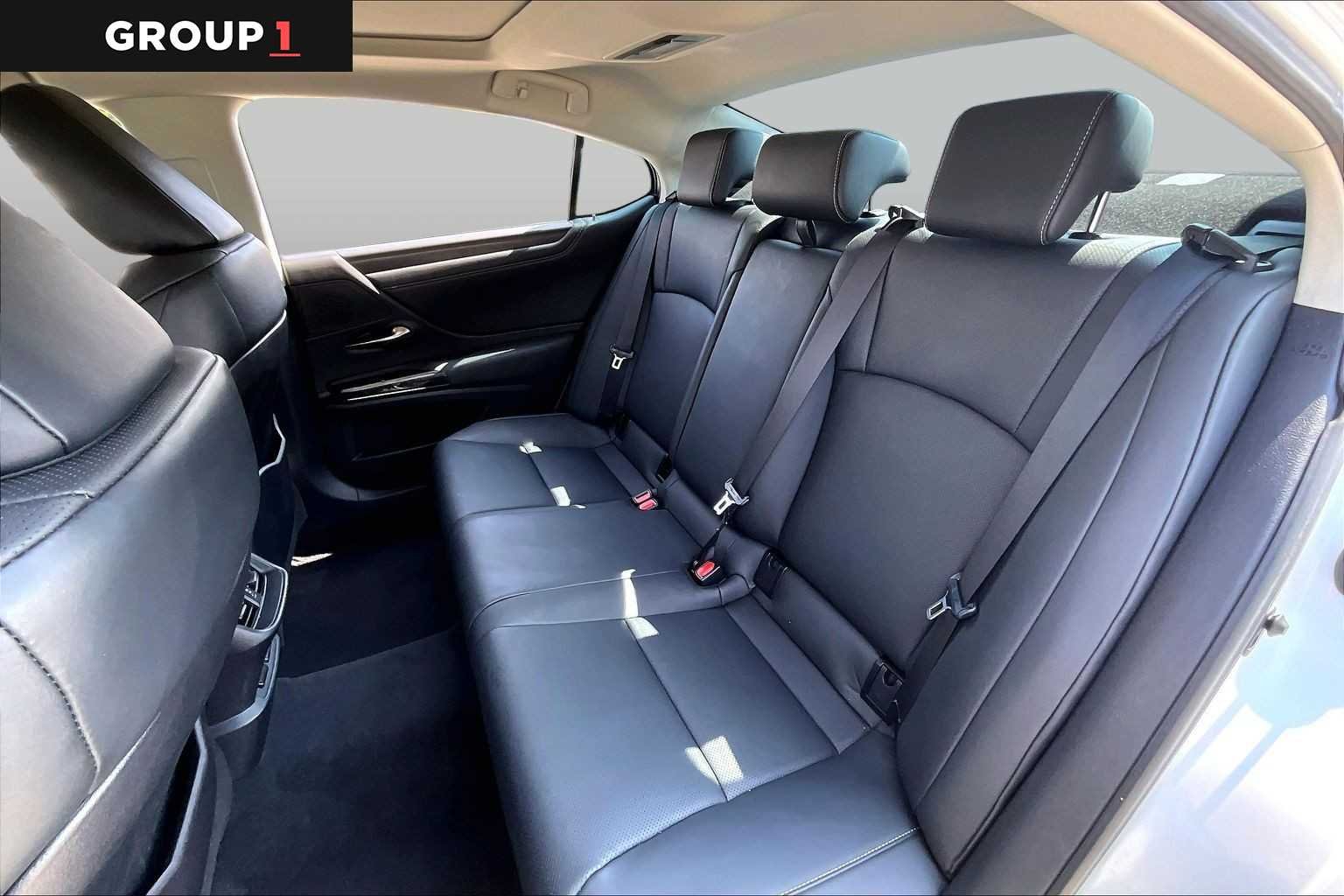 Used 2023 Eminent White Pearl Lexus  image 18
