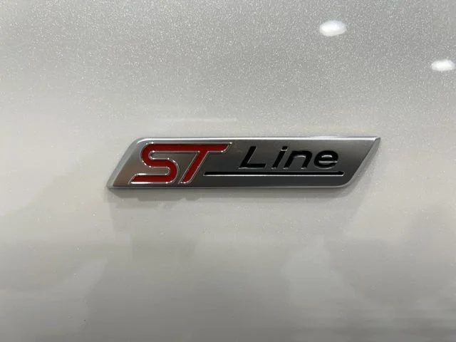 New 2026 Star White Metallic Tri-coat Ford ST-Line image 53