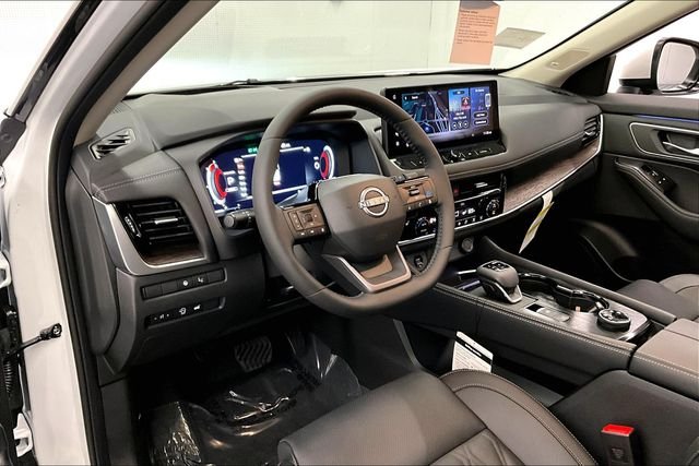 New 2026 Everest White Nissan Platinum image 7