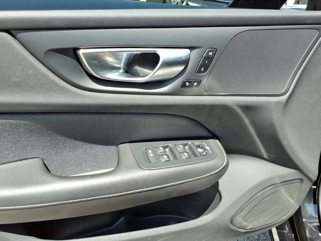 Certified Used 2024 Onyx Black Volvo Plus Black Edition image 15