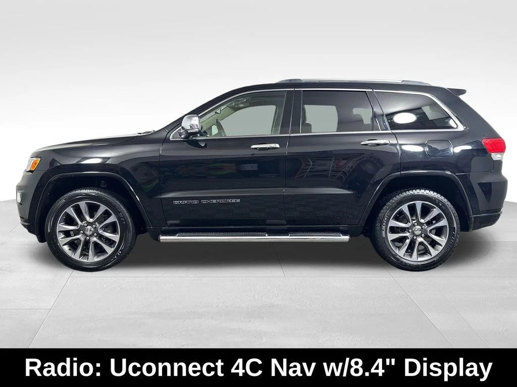 Used 2018 Diamond Black Crystal Pearlcoat Jeep Overland image 7