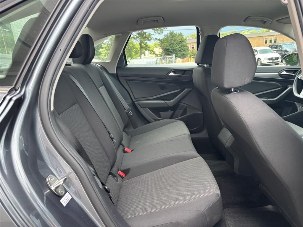 Used 2019 Platinum Gray Metallic Volkswagen 1.4T S image 11