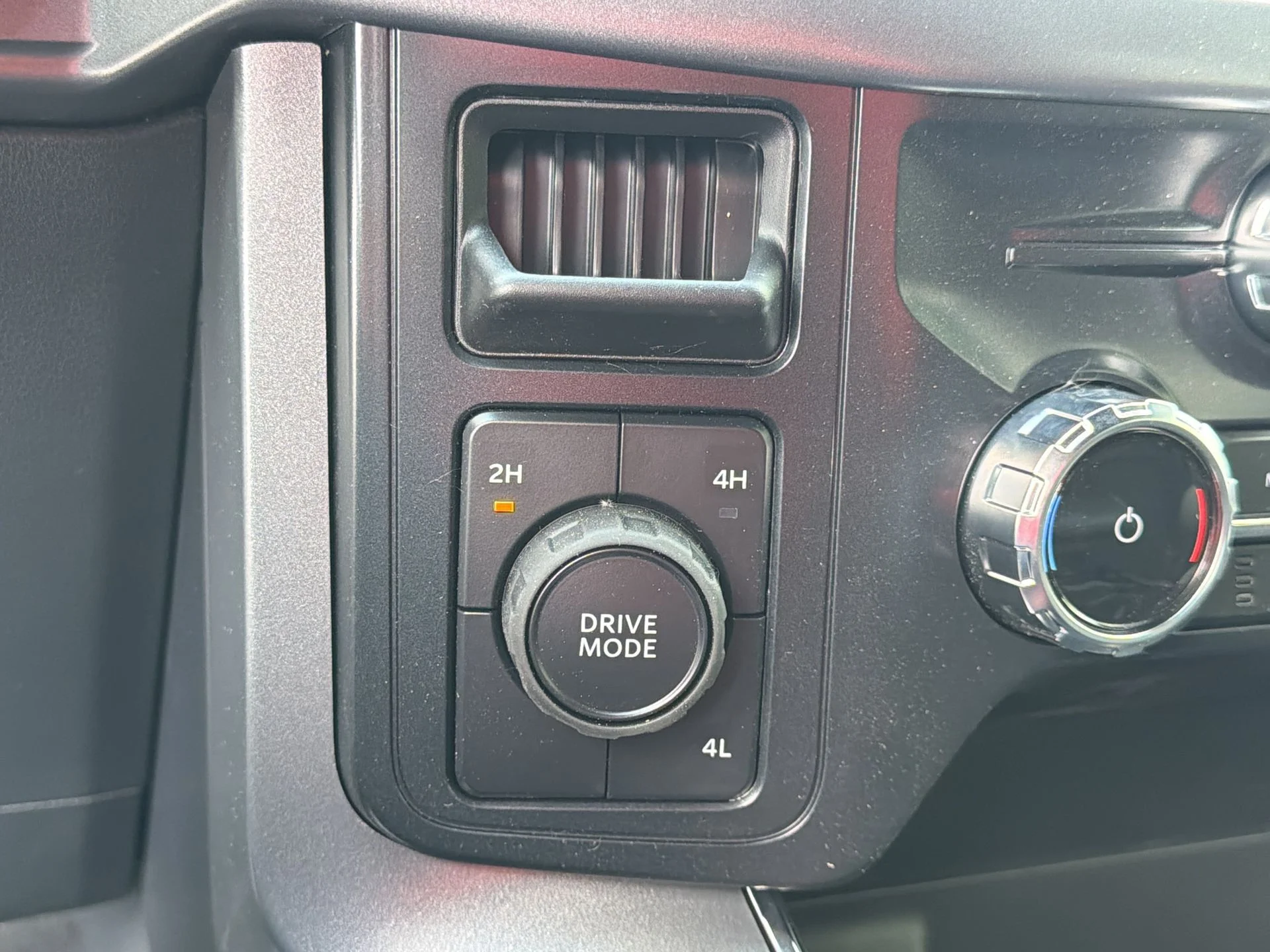 New 2026 Oxford White Ford XLT image 11
