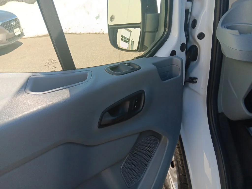 Used 2018 Oxford White Ford XLT image 15
