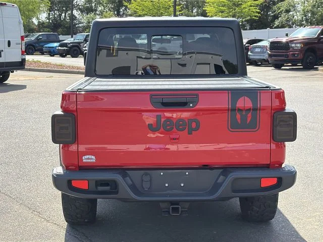 Used 2022 Red Jeep Sport image 4