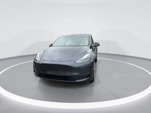 Used 2024  Tesla Long Range image 3