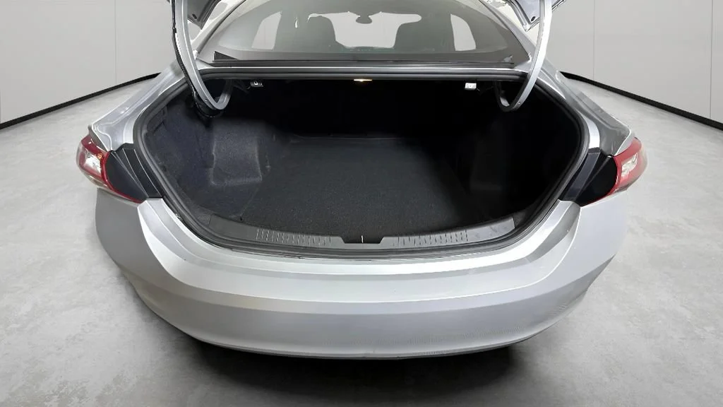 Used 2022 Silver Ice Metallic Chevrolet LT image 27