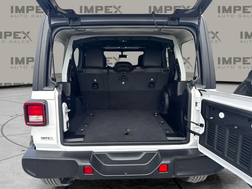 Used 2022 White Jeep Unlimited Sahara image 26