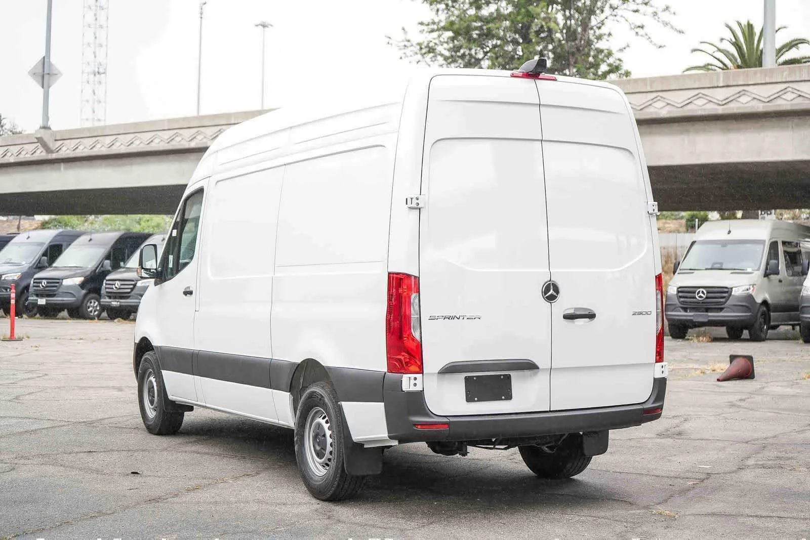New 2026 Arctic White Mercedes-Benz Cargo 144WB High Roof RWD 2.0L I4 Diesel Turbo SO image 9