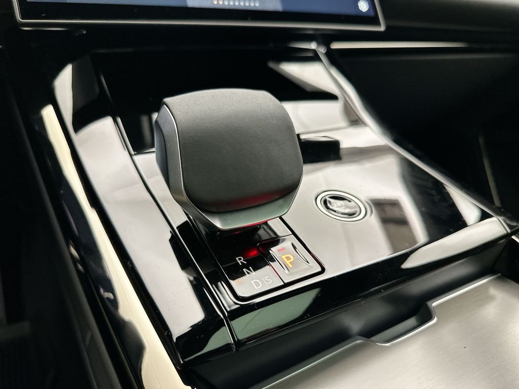 New 2027  Land Rover Dynamic SE image 12