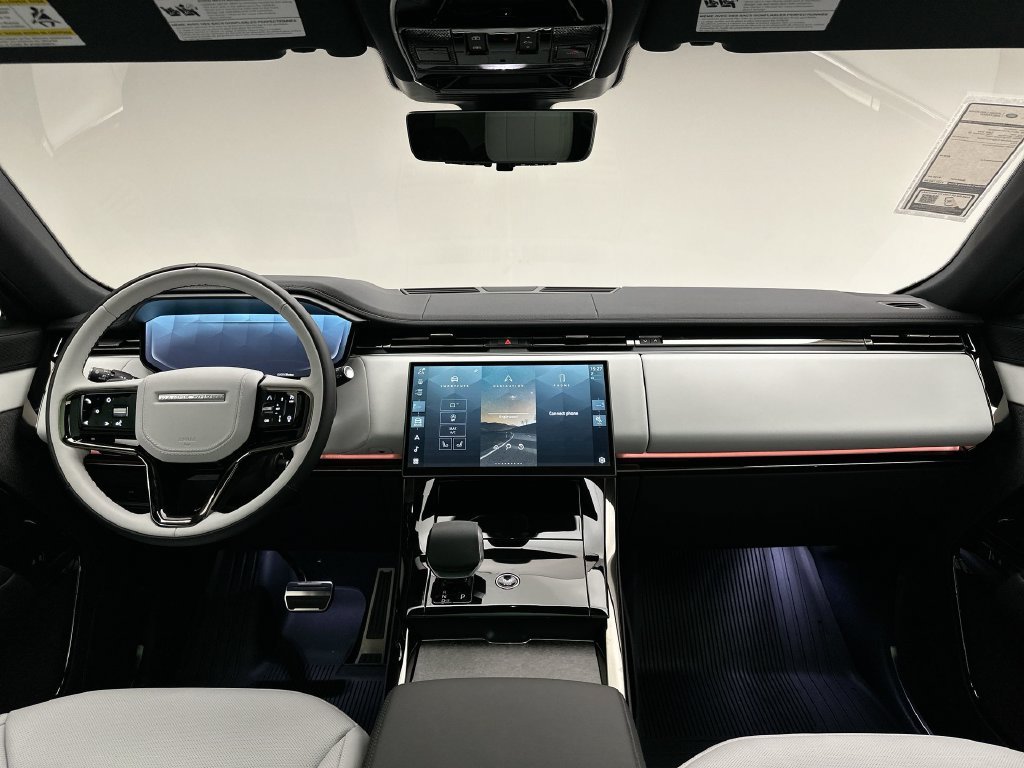 New 2027 Charente Grey Prem Met Land Rover Dynamic SE image 8