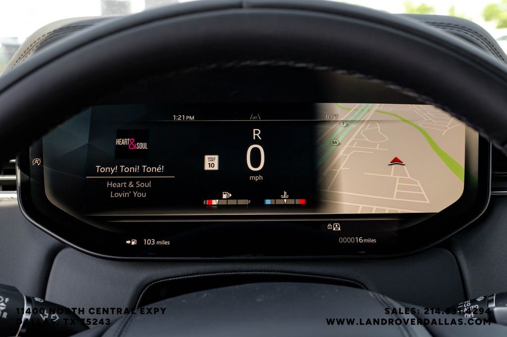 New 2026 Ostuni Pearl Wht Prem Met Land Rover Dynamic SE image 20