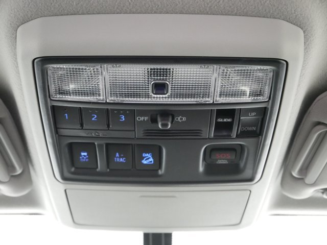 Used 2014 Blizzard Pearl Toyota Limited image 23