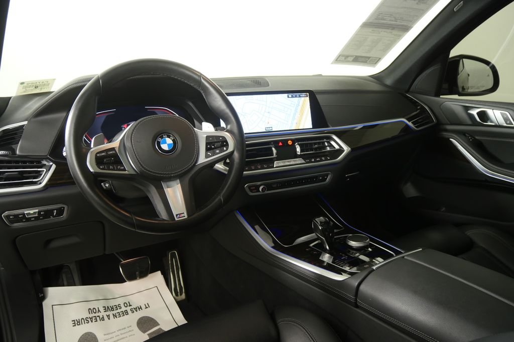 Used 2021 Black Sapphire Metallic BMW xDrive40i image 17