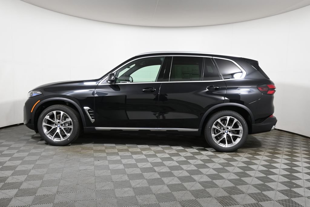 New 2026 Black Sapphire Metallic BMW xDrive40i image 2
