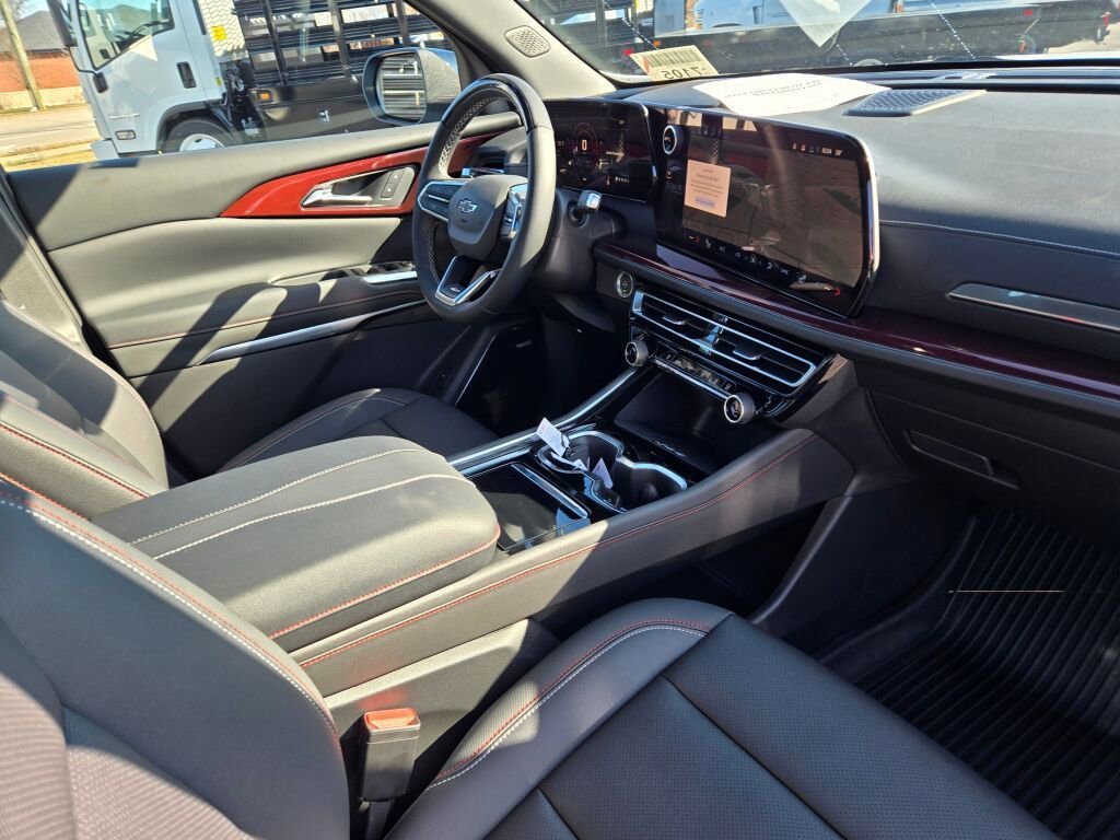 New 2026 Polar White Tricoat Chevrolet Z71 image 5