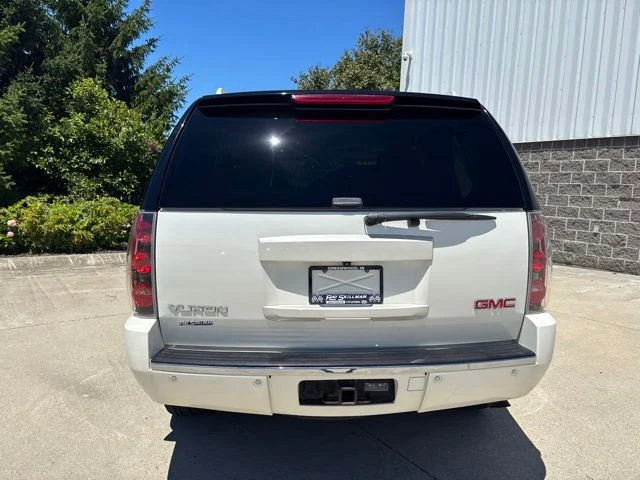 Used 2014 White Diamond Tricoat GMC Denali image 8
