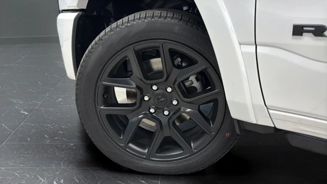 New 2026 Ivory White Tri-Coat Pearl-Coat Exterior Paint RAM Laramie image 41